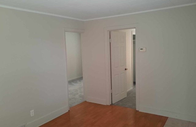 CUTE 2 BEDROOM FOR LEASE IN MADISON HEIGHTS Gallery 3