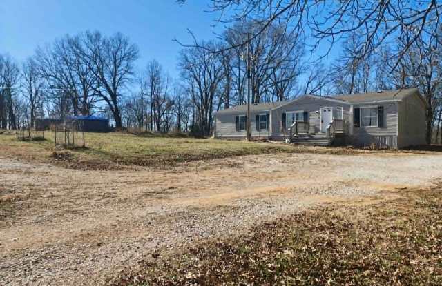 Charming 3BR House in West Fork - 15500 Low Gap Road, Washington County, AR 72774