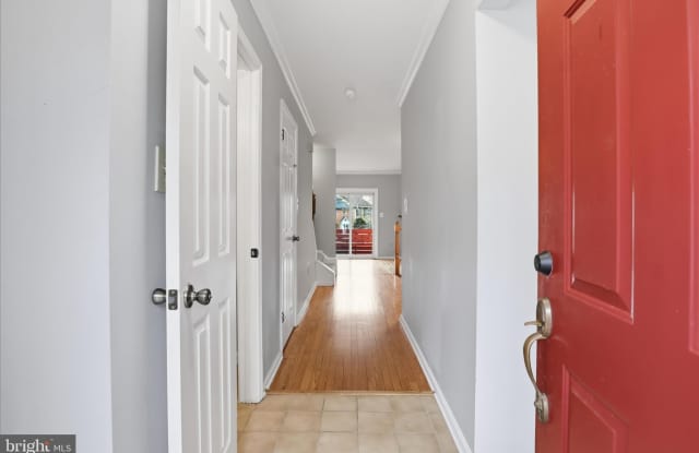 6105 CASTLETOWN Way Gallery 2