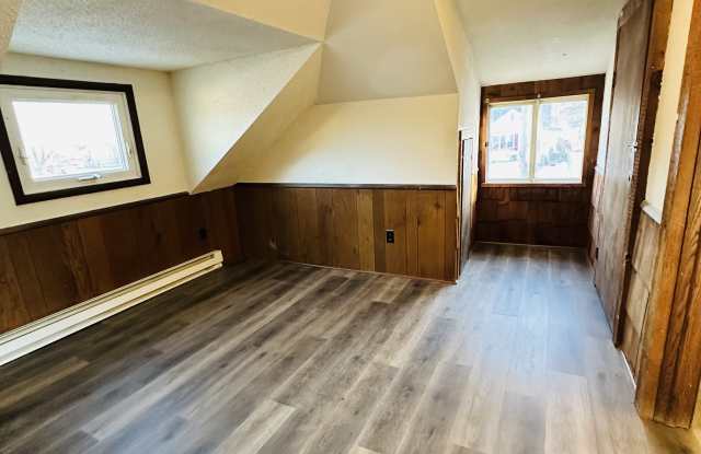 1995 Cottage Ave E - 1995 Cottage Avenue East, St. Paul, MN 55119