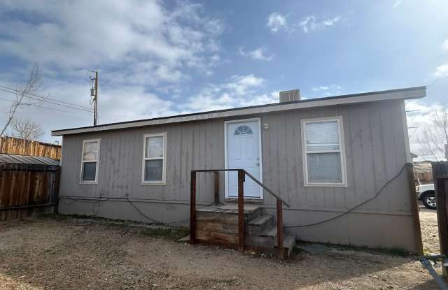 Upgraded 3 Bedroom 1 Bath Home photos photos