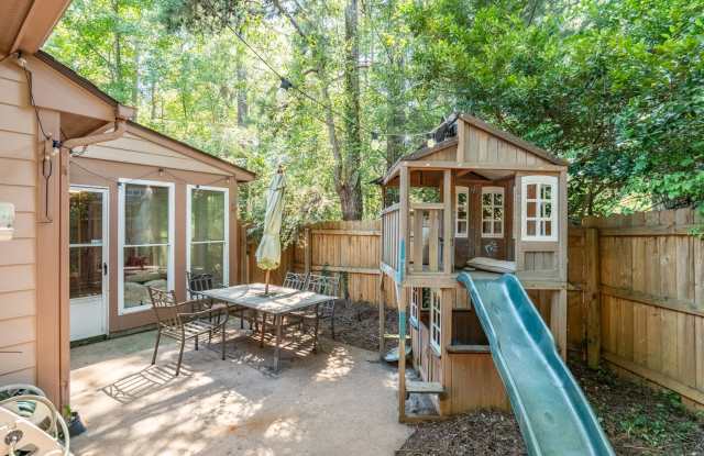 Colony Lake Chapel Hill Home Gallery 3