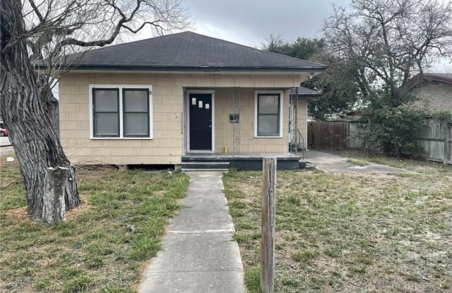 620 W Santa Gertrudis St - 620 West Santa Gertrudis Street, Kingsville, TX 78363