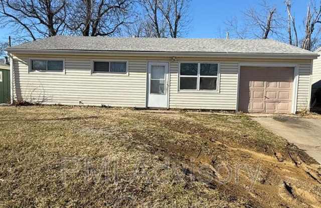 3525 SE Adams St photos photos