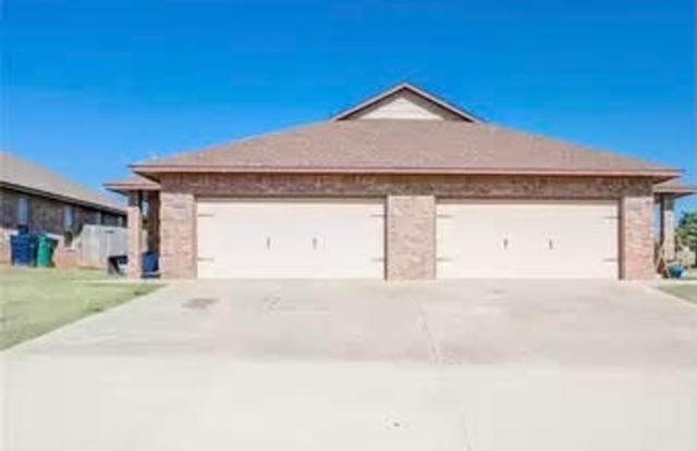 Updated Duplex - Yukon Schools - Close to Lake Overholser - Corner Lot photos photos