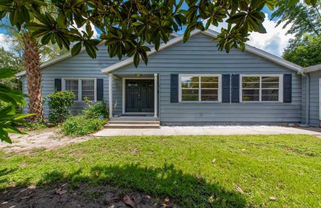 Updated 3/2 House with Bonus Room in Lake Como Area of Downtown Orlando photos photos