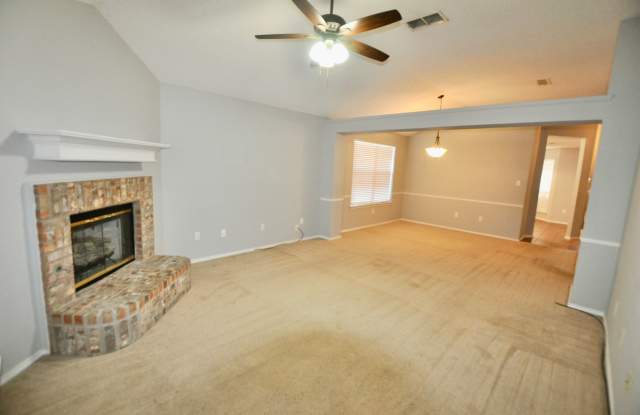 For Lease! Nice 3 -2-2 Brick Home In Briarwood. Great Location with Easy Access To I-20. Gallery 4
