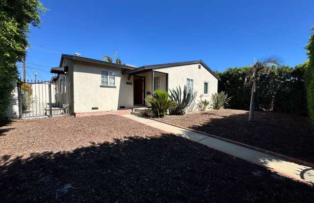 A beautiful home in North Hollywood is now Available! - 7608 Whitsett Avenue, Los Angeles, CA 91605