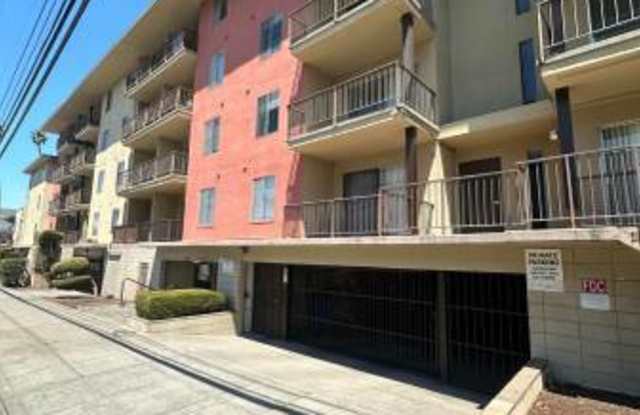 1945 Berkeley Way Gallery 1