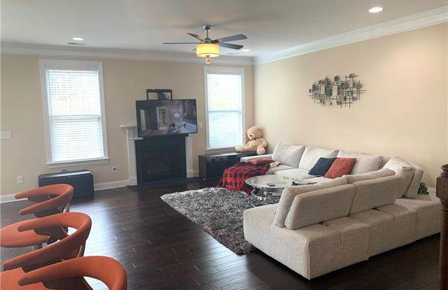 1427 Coffeetree Drive NW Gallery 2
