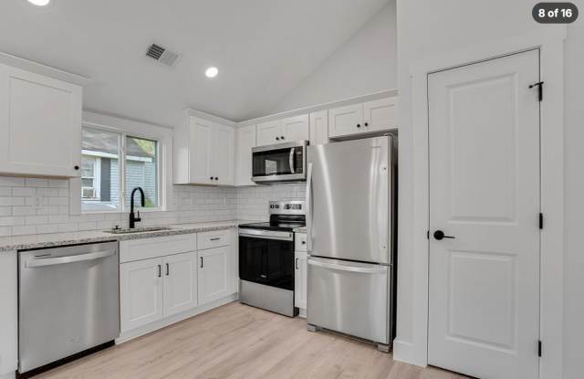 1128 Rosehill Drive Gallery 3