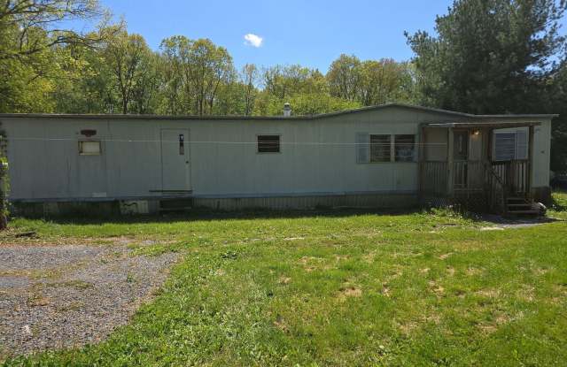 2 Bedroom Mobile Home in Chambersburg – Pet Friendly with Off-Street Parking photos photos 2 Bedroom Mobile Home in Chambersburg – Pet Friendly with Off-Street Parking photos photos