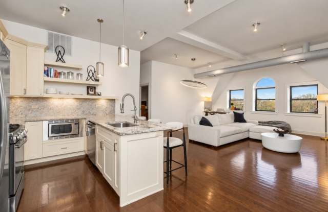 4234 S Ellis Avenue Gallery 2