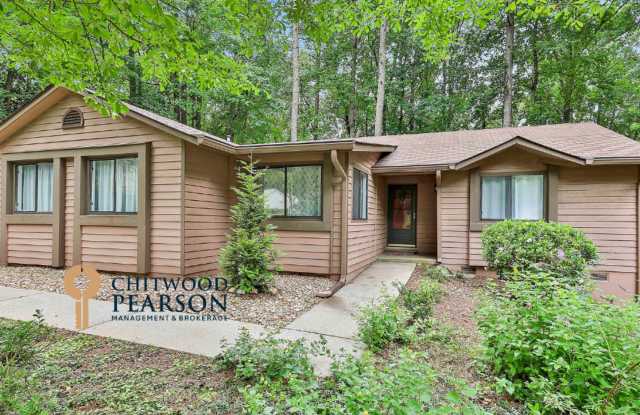 Charming 3 Bed / 2 Bath Furnished Ranch in One of Peachtree City's Most Scenic Settings photos photos