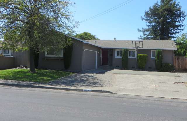 ~ Super Cute A Section House in Rohnert Park ~ photos photos