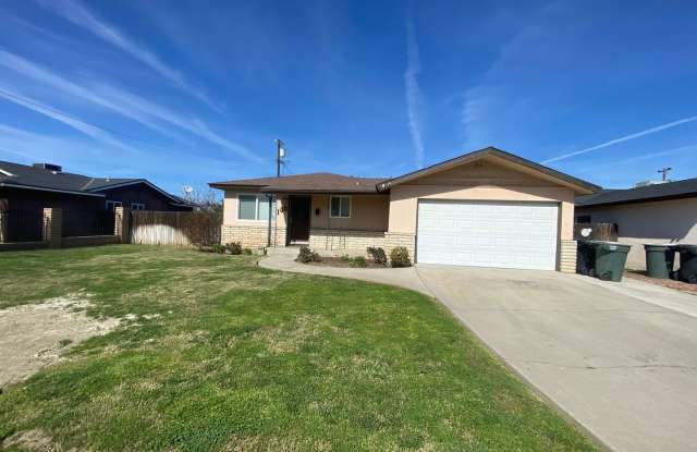 3 bedroom 2 bath and Move in Ready in Lemoore! photos photos