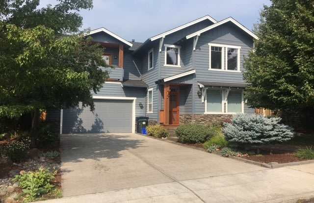 Partially furnished short term West Side Location - 2407 Northwest 2nd Street, Bend, OR 97703