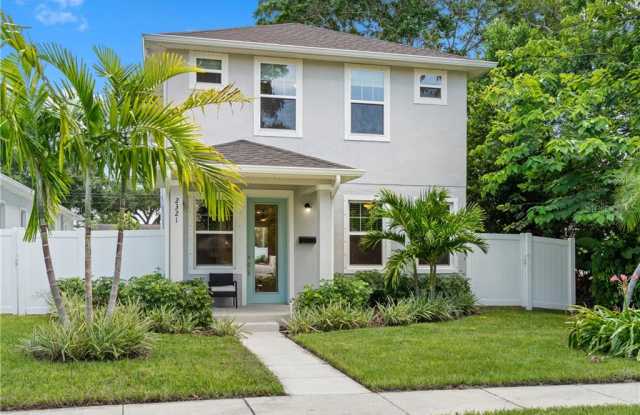 2321 14TH AVENUE N - 2321 14th Avenue North, St. Petersburg, FL 33713