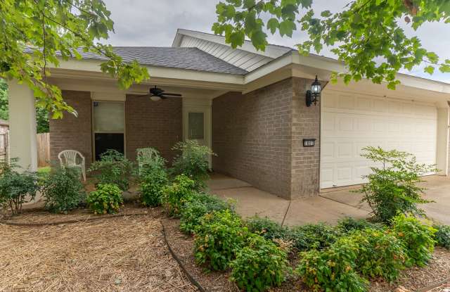 4 BR/2.5 BA Duplex in East Fayetteville photos photos