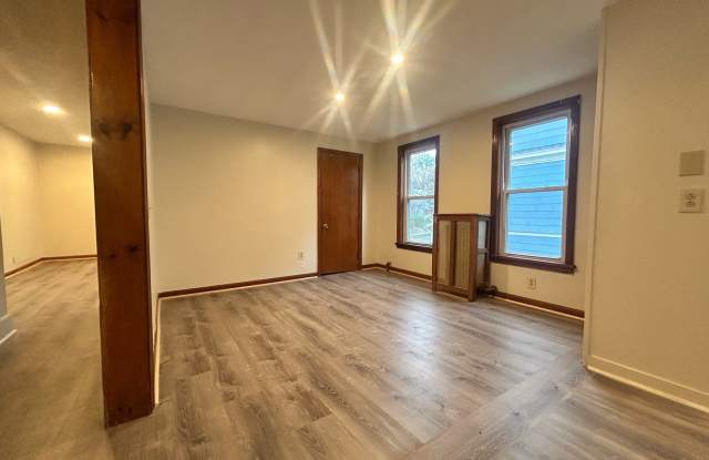 174 Woodlawn Avenue Gallery 3