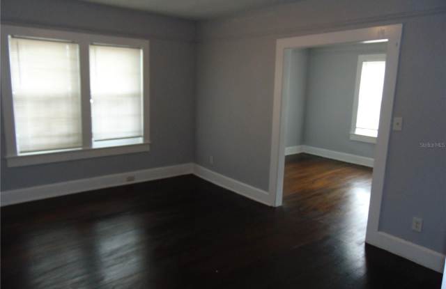 2222 EDGEWOOD AVENUE W Gallery 2