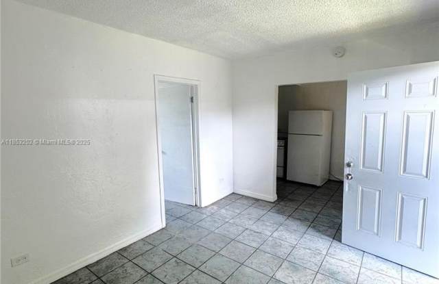 840 NW 70th St photos photos