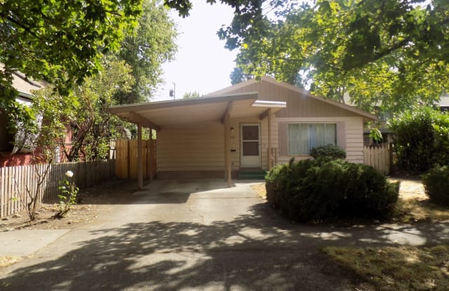 830 W 12th Ave - 830 West 12th Avenue, Eugene, OR 97402