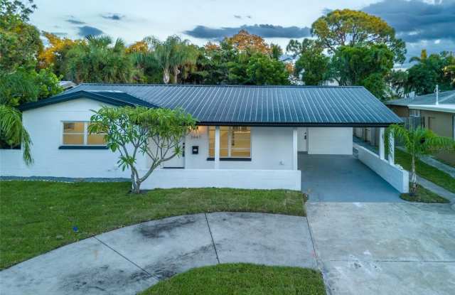 3947 OVERLOOK DRIVE NE - 3947 Overlook Drive Northeast, St. Petersburg, FL 33703