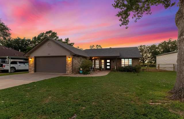 215 White Brush - 215 White Brush Drive, Llano County, TX 78639