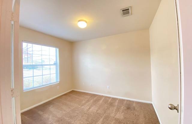 Cute 3 Bedroom/2Bath in Killeen Gallery 4