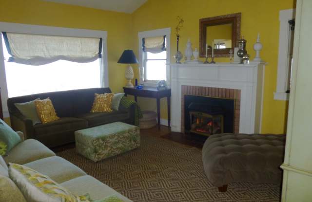 1084 Coast View: Drive - Upper Gallery 3
