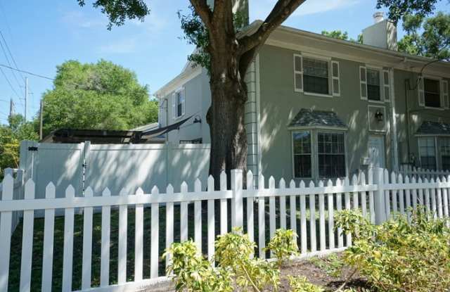 3323 West Swann Avenue Gallery 2