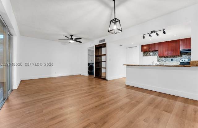 5653 Blueberry CT Gallery 3