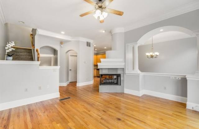 331 Carpenter Drive unit: 8 photos photos