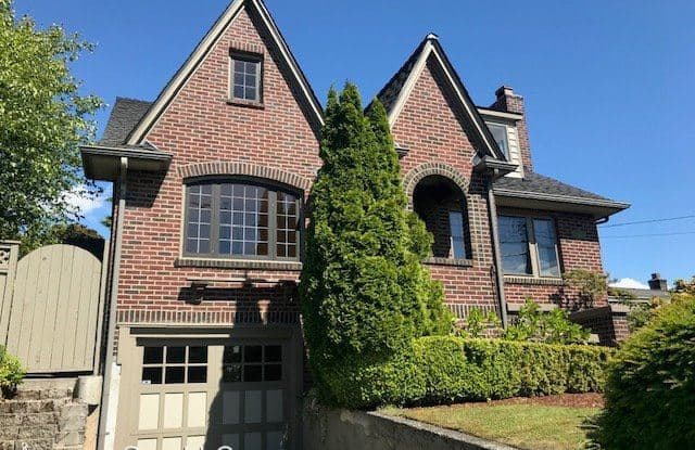 2814 28th Ave W - 2814 28th Avenue West, Seattle, WA 98199
