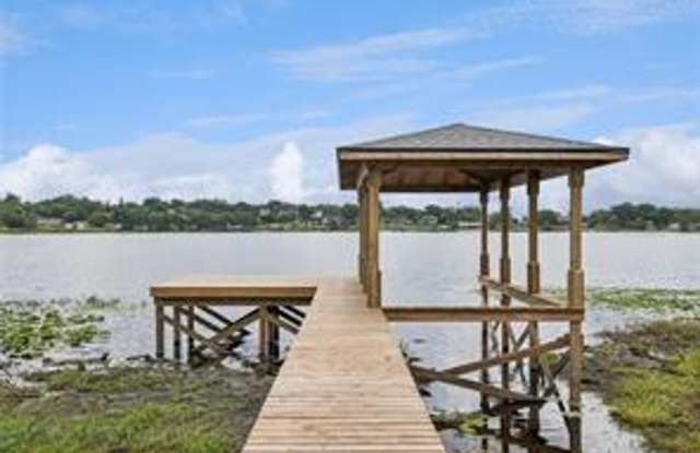 LAKE FRONT RENTAL WITH DOCK ON CLERMONT CHAIN!! Gallery 1