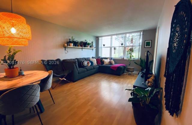 9451 Evergreen Pl Gallery 1