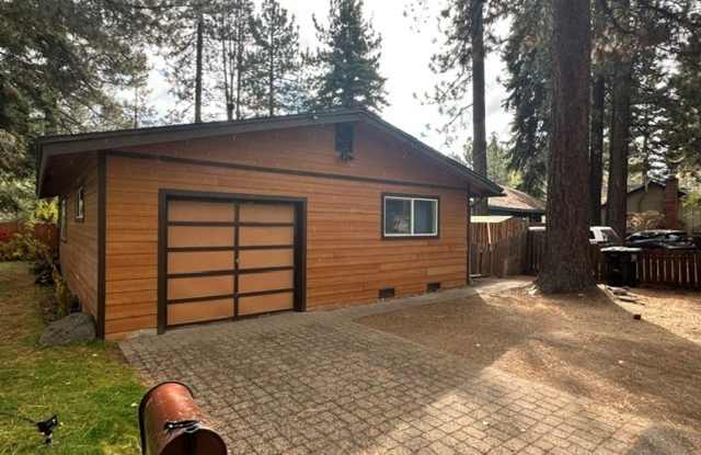 Lovely 3BD, pet friendly home with RV parking! Gallery 3