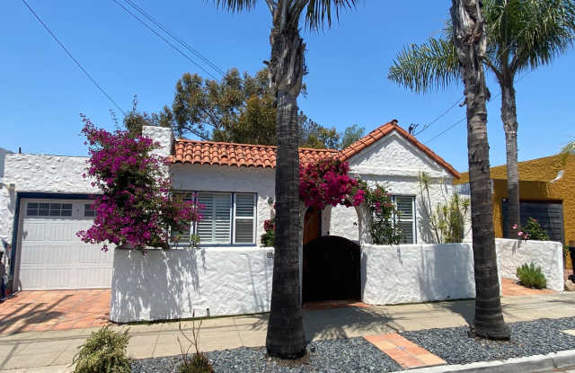 Elegant, Multilevel 3 Bedroom 2 Bathroom in Hillcrest / North Park with Outdoor Space photos photos