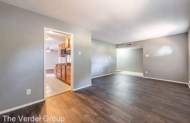 5052 Pemberton Ln Gallery 4