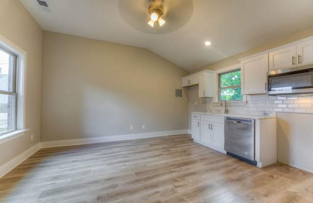 Charming Newer 1-Bedroom Home in Vollintine-Evergreen Gallery 3