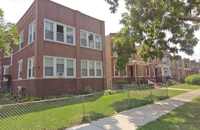 4222 N Laramie Avenue Gallery 2