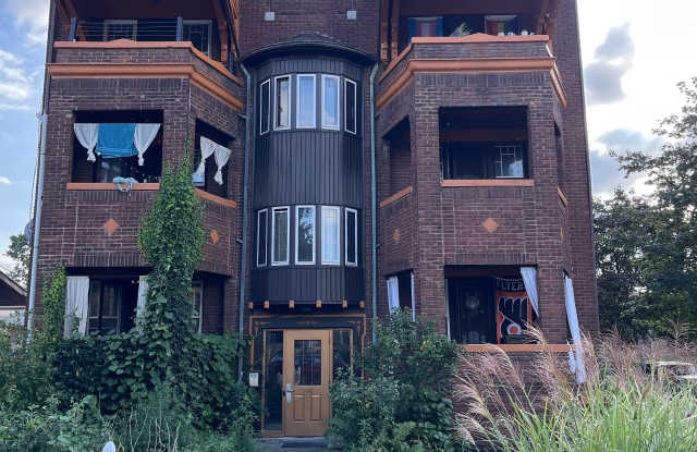 798 W Market St photos photos