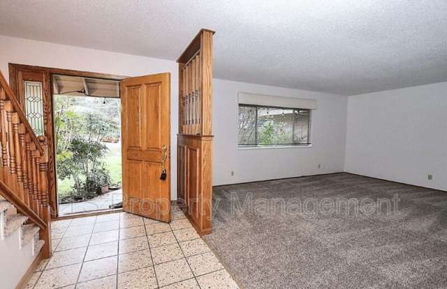 8520 Emperor Drive Gallery 2