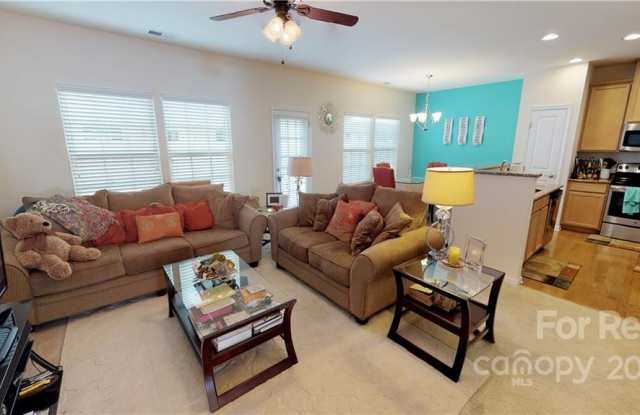 3343 Tulip Tree Lane Gallery 2
