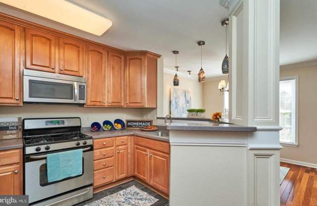 12827 FAIR BRIAR Lane Gallery 3