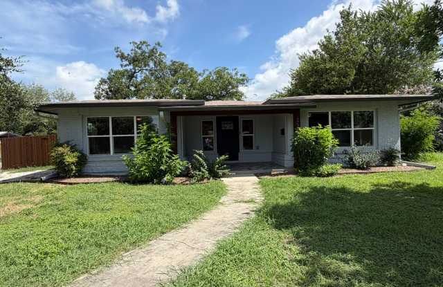 3 Bedroom, 2 Bath Home Close to Woodlawn Park photos photos
