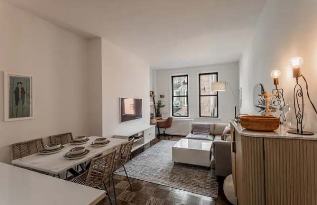 236 W 22nd St photos photos