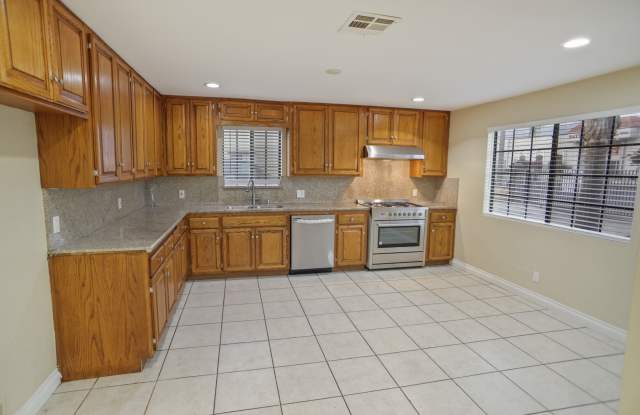 11819 Glenoaks Boulevard photos photos