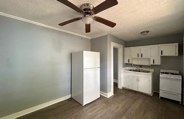 NEW!! NEW!! NEW!! 1 Bed/1 Bath Highland Efficiency Apartment - 1919 Highland Avenue, Shreveport, LA 71101 NEW!! NEW!! NEW!! 1 Bed/1 Bath Highland Efficiency Apartment - 1919 Highland Avenue, Shreveport, LA 71101